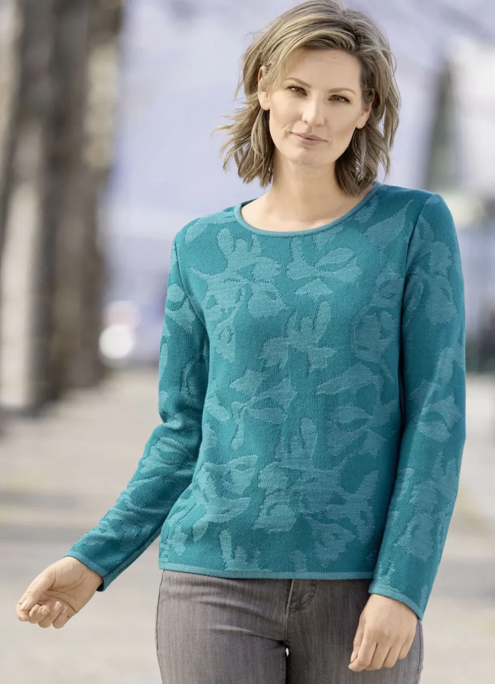Pullover mit plastischem Floraldessin