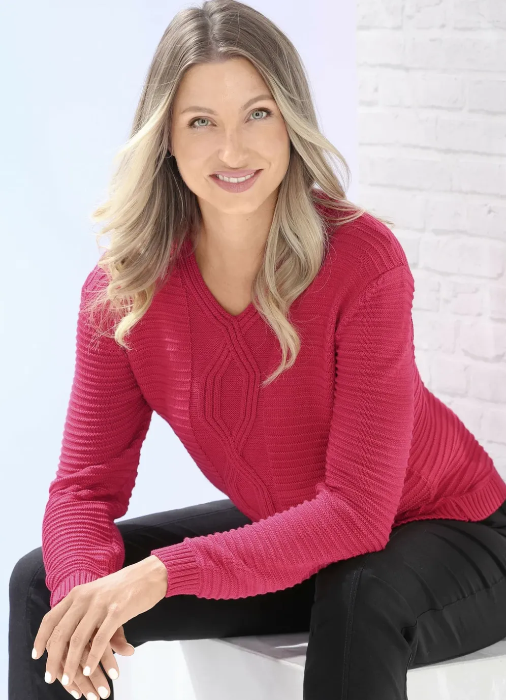 Pullover mit streckender Zopfstruktur