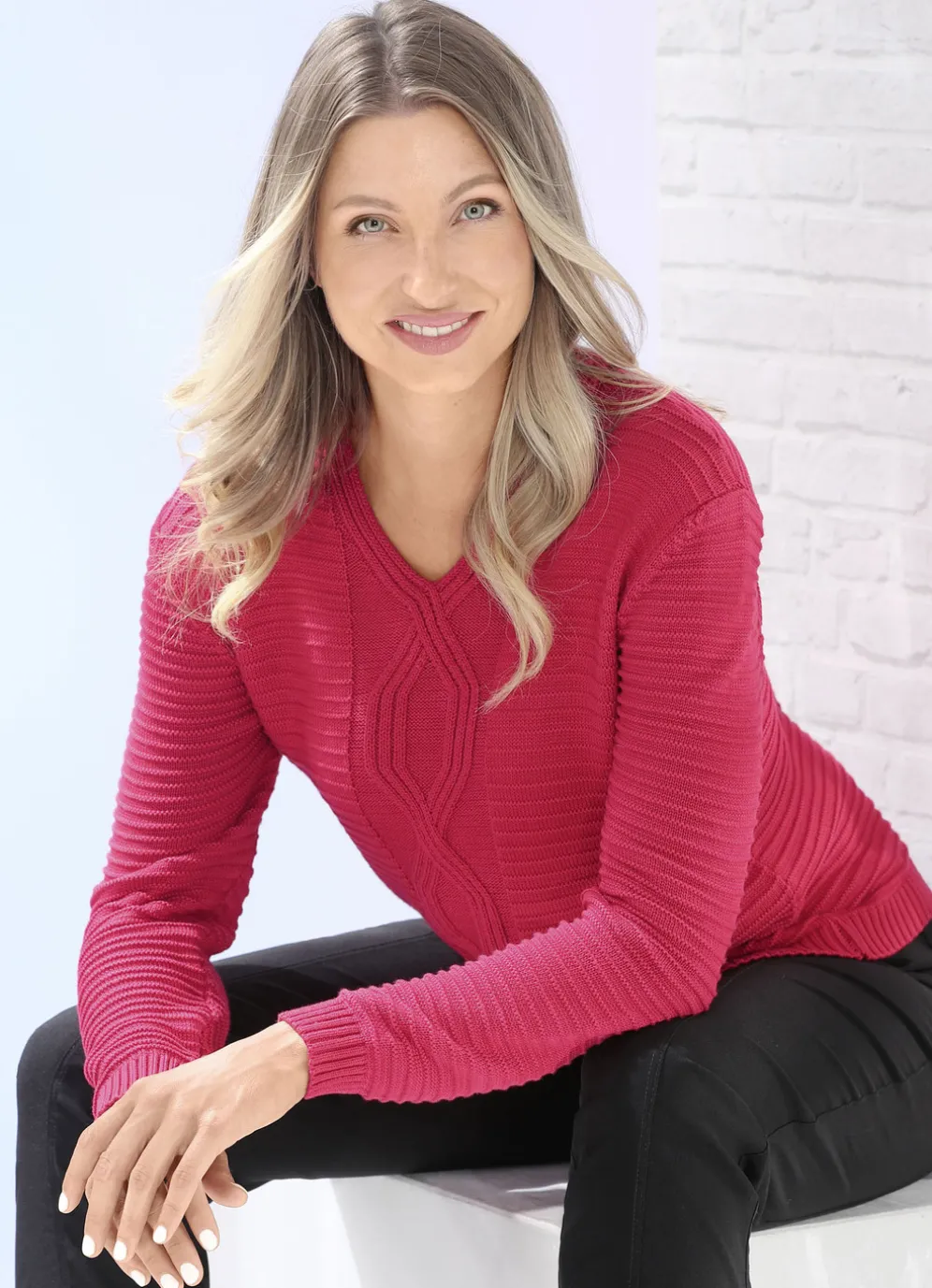 Pullover mit streckender Zopfstruktur