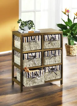 Regal mit sichtbarer Holzstruktur