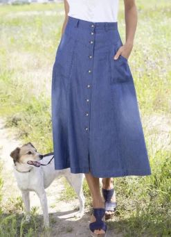 Rock mit Schmuckknöpfen