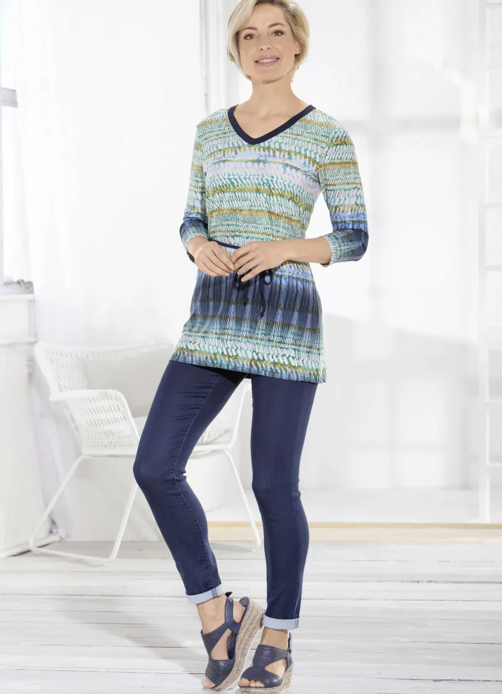 Sagenhafte Tunika mit Gürtelschlaufen und Bindegürtel