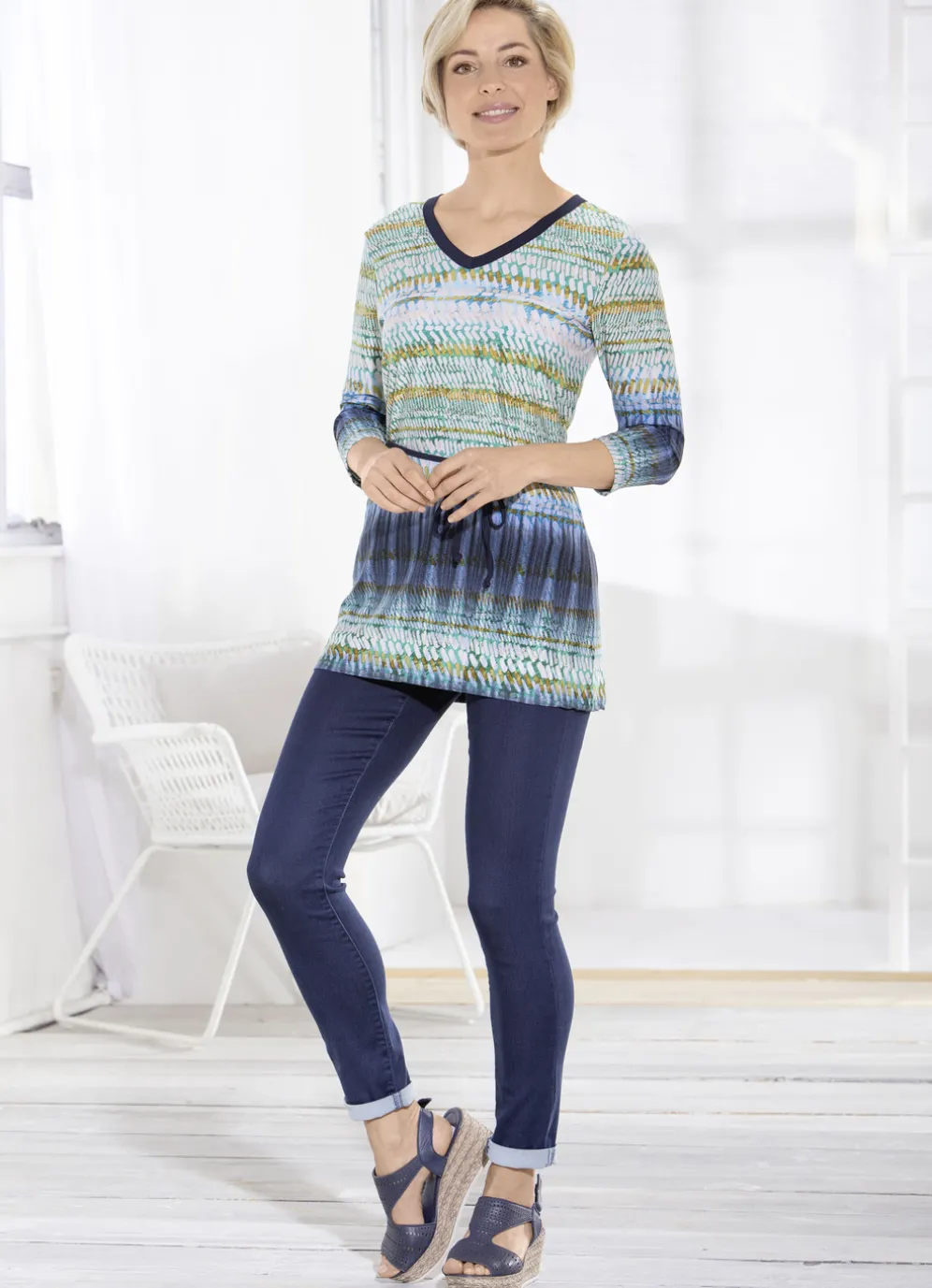 Sagenhafte Tunika mit Gürtelschlaufen und Bindegürtel