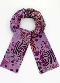 Schal mit abwechslungsreichen Musterblöcken