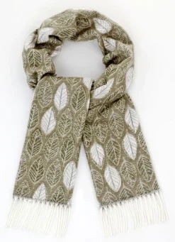 Schal mit Blätterdessin