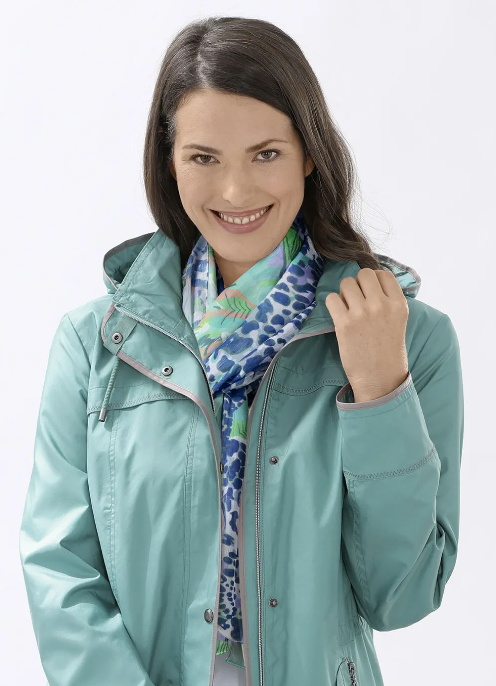 Schal mit Fantasie- und Raubtierfell-Dessin