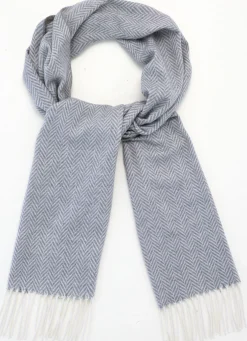 Schal mit Fischgratdessin