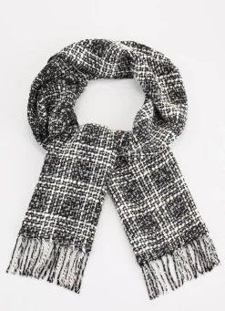 Schal mit gedrehten Fransen