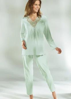 Schlafanzug, Langarm mit V-Ausschnitt und Spitze