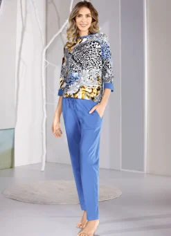 Schlafanzug mit 3/4 langen Ärmeln sowie langer Hose