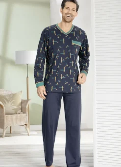 Schlafanzug mit dessiniertem Oberteil, V-Ausschnitt und Brusttasche