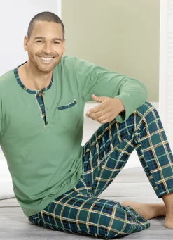 Schlafanzug mit Kontrastblende an Knopfleiste und Brusttasche