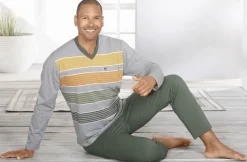 Schlafanzug mit V-Ausschnitt und offenen Beinabschlüssen