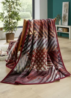 Schlafdecke mit Veloursbandeinfassung