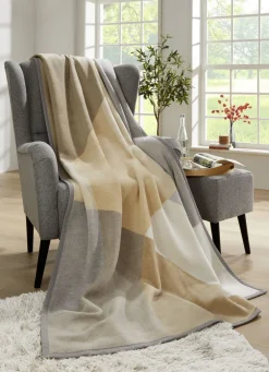 Schlafdecke mit Veloursbandeinfassung