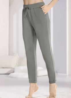 Schlaf-und Freizeithose mit Taschen und breitem Dehnbund