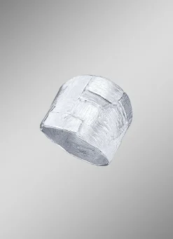 Schwerer Damenring mit gehämmerter Struktur