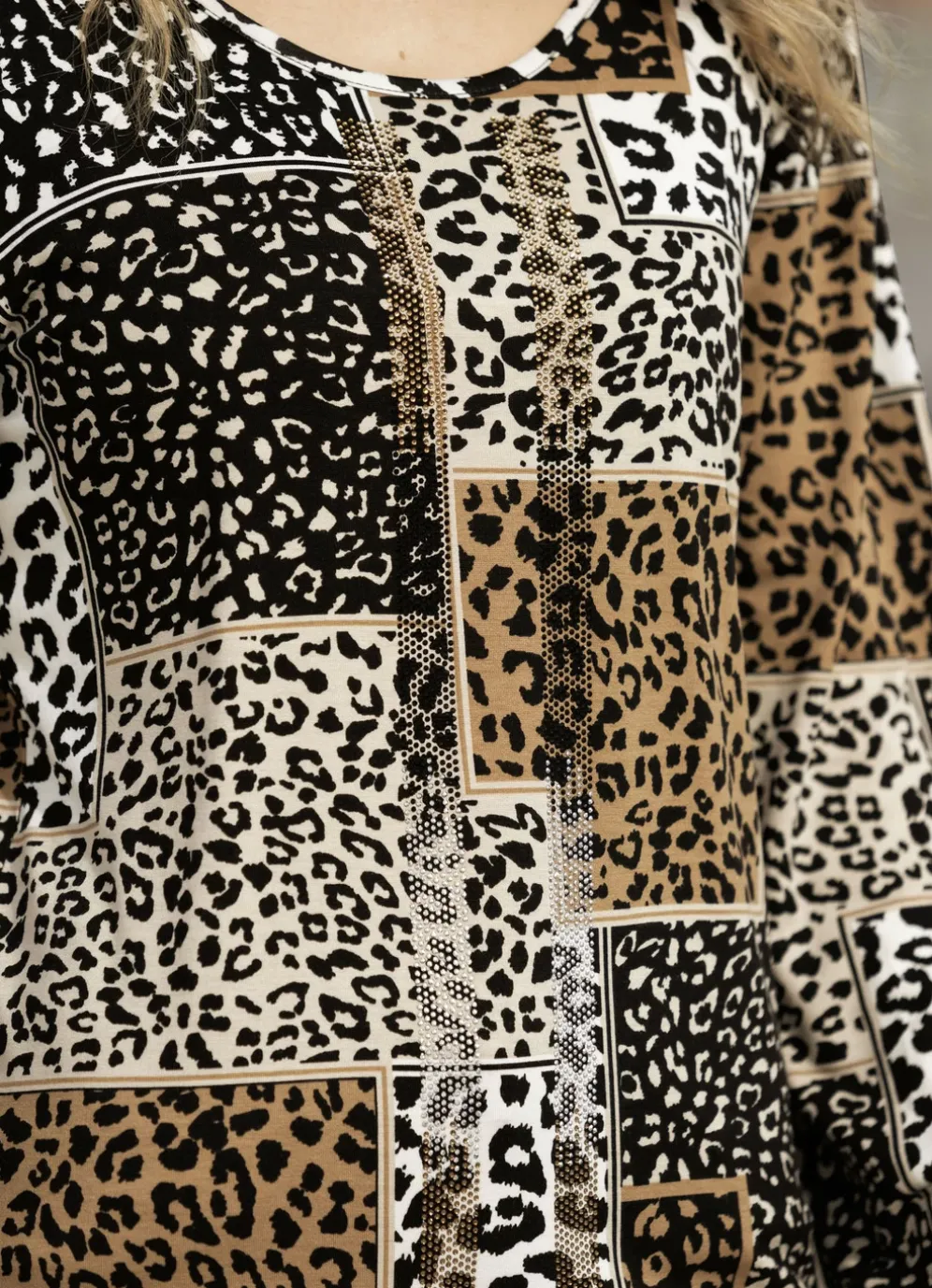 Shirt mit aufwendiger Strasszier