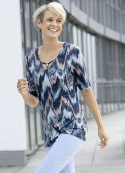 Shirt mit ausgefallener Ausschnittverarbeitung