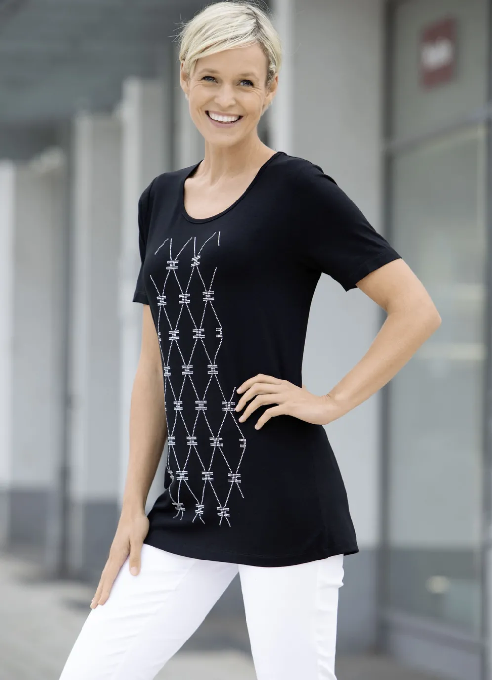 Shirt mit edler Strasszier im Vorderteil