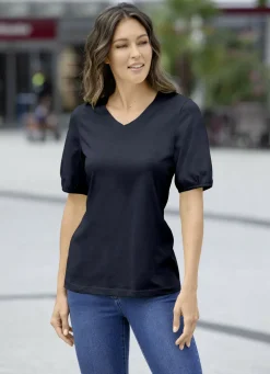 Shirt mit eingefassten, kurzen Ärmeln in 3 Farben