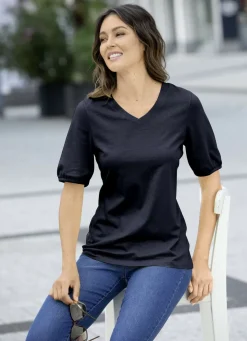 Shirt mit eingefassten, kurzen Ärmeln in 3 Farben