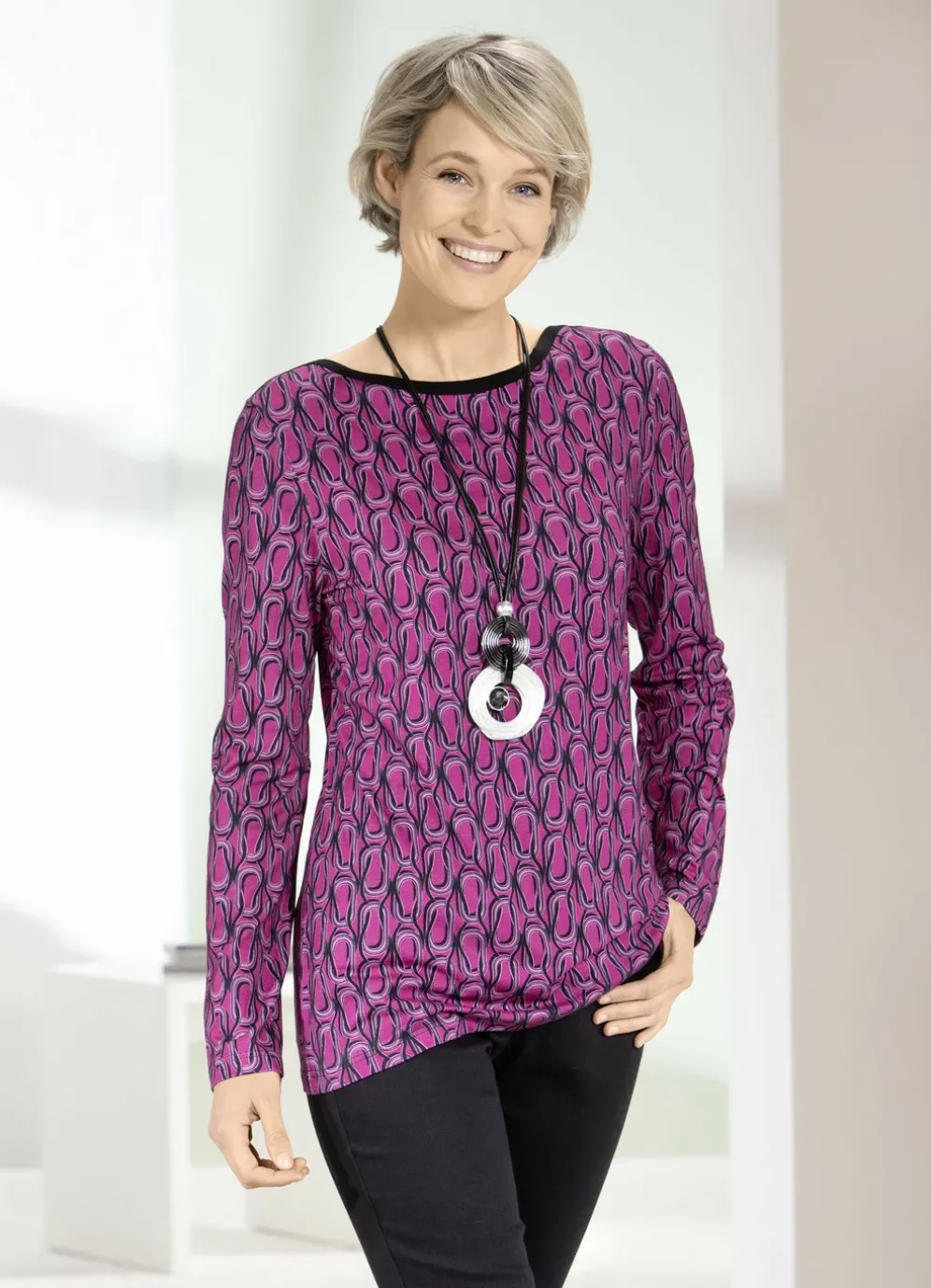 Shirt mit U-Boot-Ausschnitt