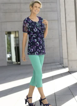 Shirt mit unterlegtem Spitzenbesatz