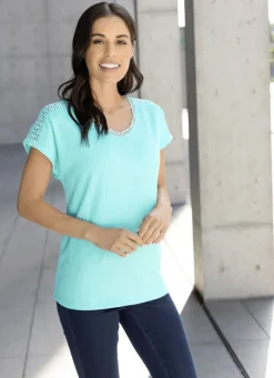 Shirt mit V-Ausschnitt in 2 Farben