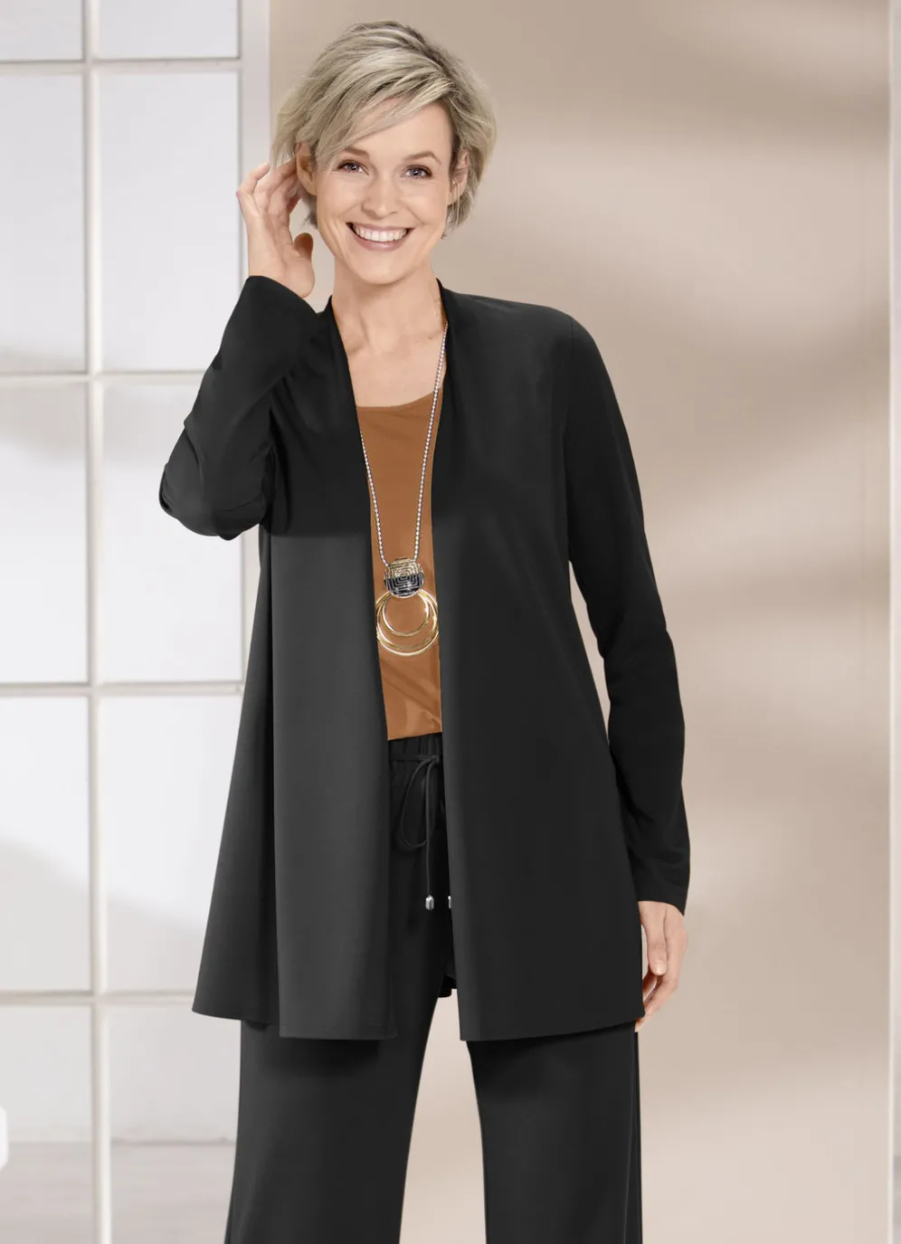 Shirtjacke in verschlussloser Form in 4 Farben