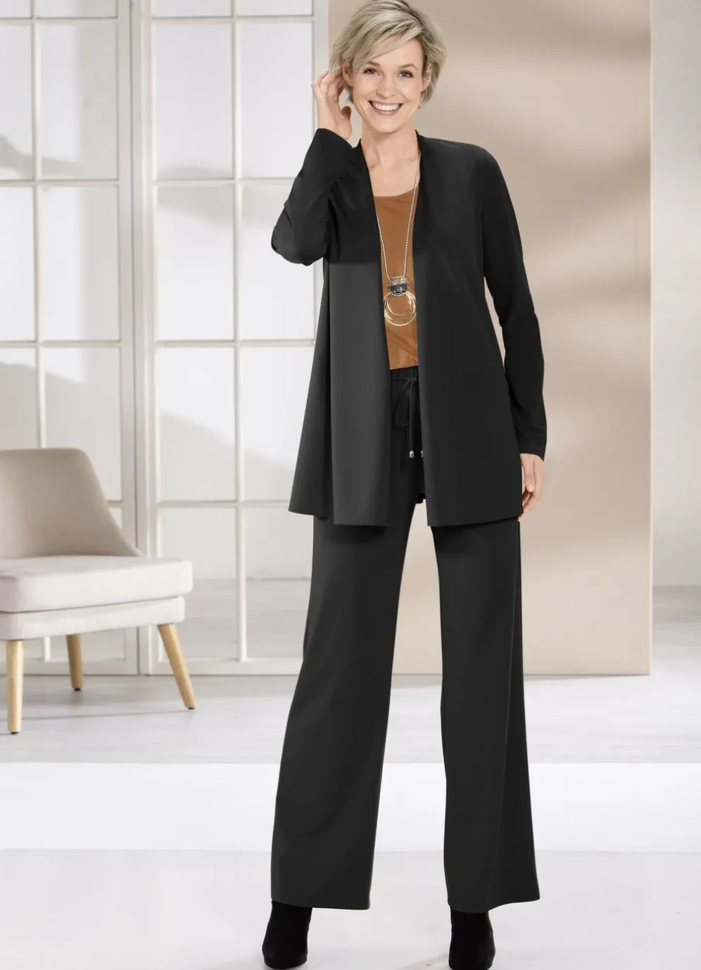 Shirtjacke in verschlussloser Form in 4 Farben