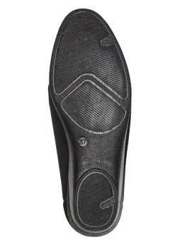 Slipper aus elastischem Textilmaterial