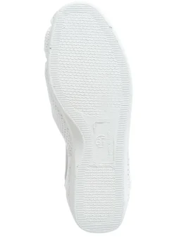 Slipper mit luftigen Durchbrüchen