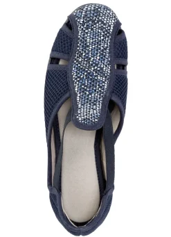 Slipper mit luftigen Durchbrüchen