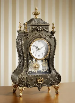 Spieluhr in antiker Verkleidung