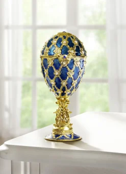 Spieluhr mit goldfarbenen Verzierungen von Hand bemalt