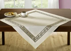 Stilvolle Tisch- und Raumdekoration mit umlaufender Bordüre