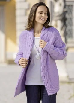 Strickjacke in Grobstrick