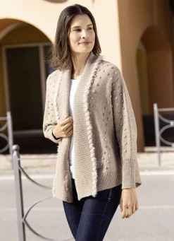 Strickjacke in leichter Fledermausform