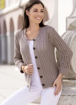 Strickjacke in Netzoptik