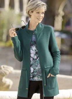 Strickjacke mit Bindeband zur Weitenregulierung