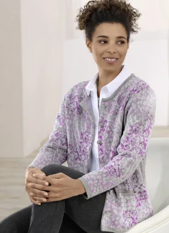 Strickjacke mit dekorativen Knöpfen