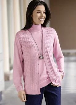 Strickjacke mit Zöpfchenstruktur