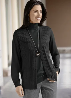 Strickjacke mit Zöpfchenstruktur