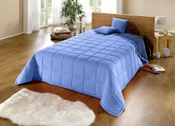 Tagesdecke mit Karo-Steppung und Bandeinfassung