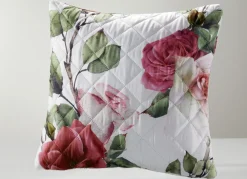 Tagesdecke und Kissenbezüge mit Rosen- Motiven
