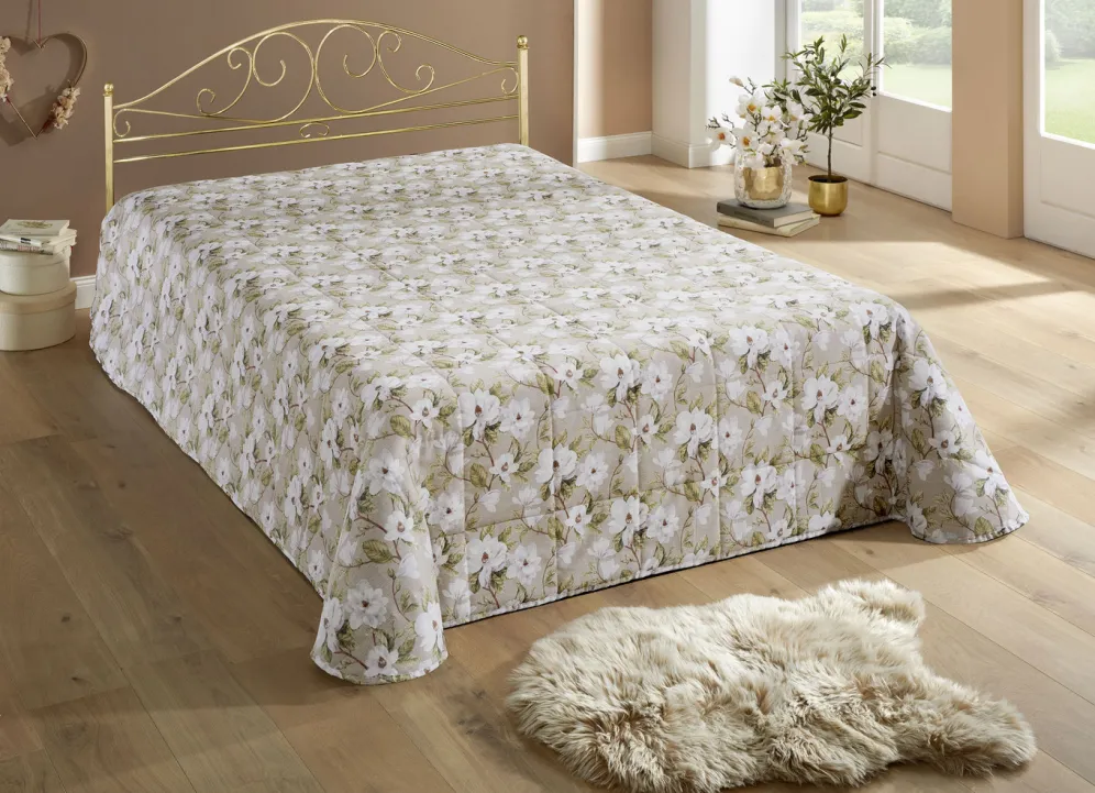 Tagesdecken mit Karosteppung und Kissenbezüge