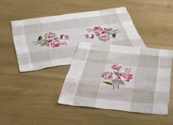 Tisch- und Raumdekoation mit hinreißendem Rosen-Dessin