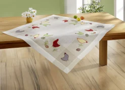 Tisch- und Raumdekoration mit aufwendigen Applikationen