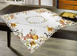 Tisch- und Raumdekoration mit herbstlichen Motiven